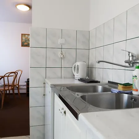 Hostel Dom Studencki Raj Vratislav