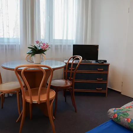 Hostel Dom Studencki Raj Vratislav