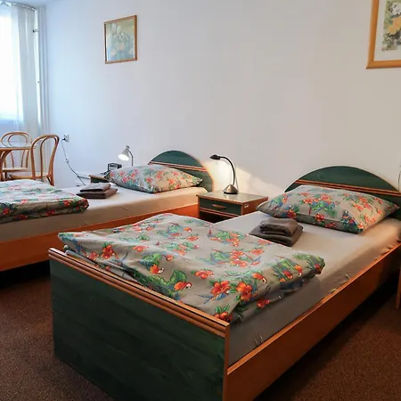 Hostel Dom Studencki Raj *