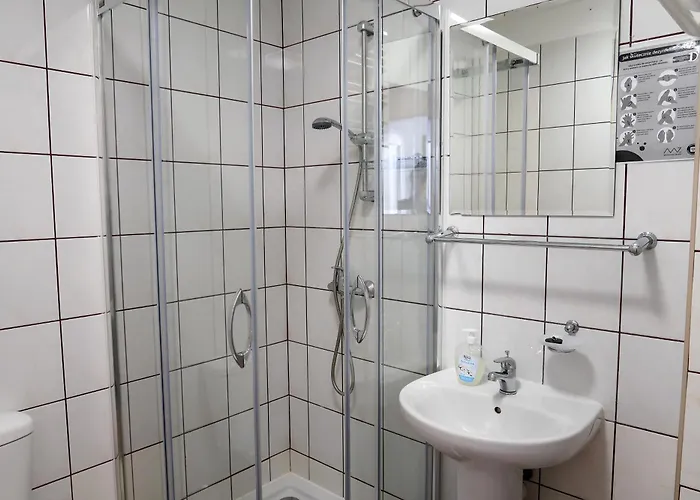 Dom Studencki Raj Hostel *