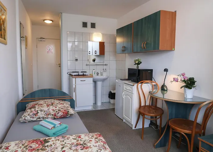 Hostel Dom Studencki Raj *