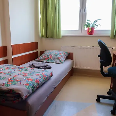 Dom Studencki Raj Hostel *